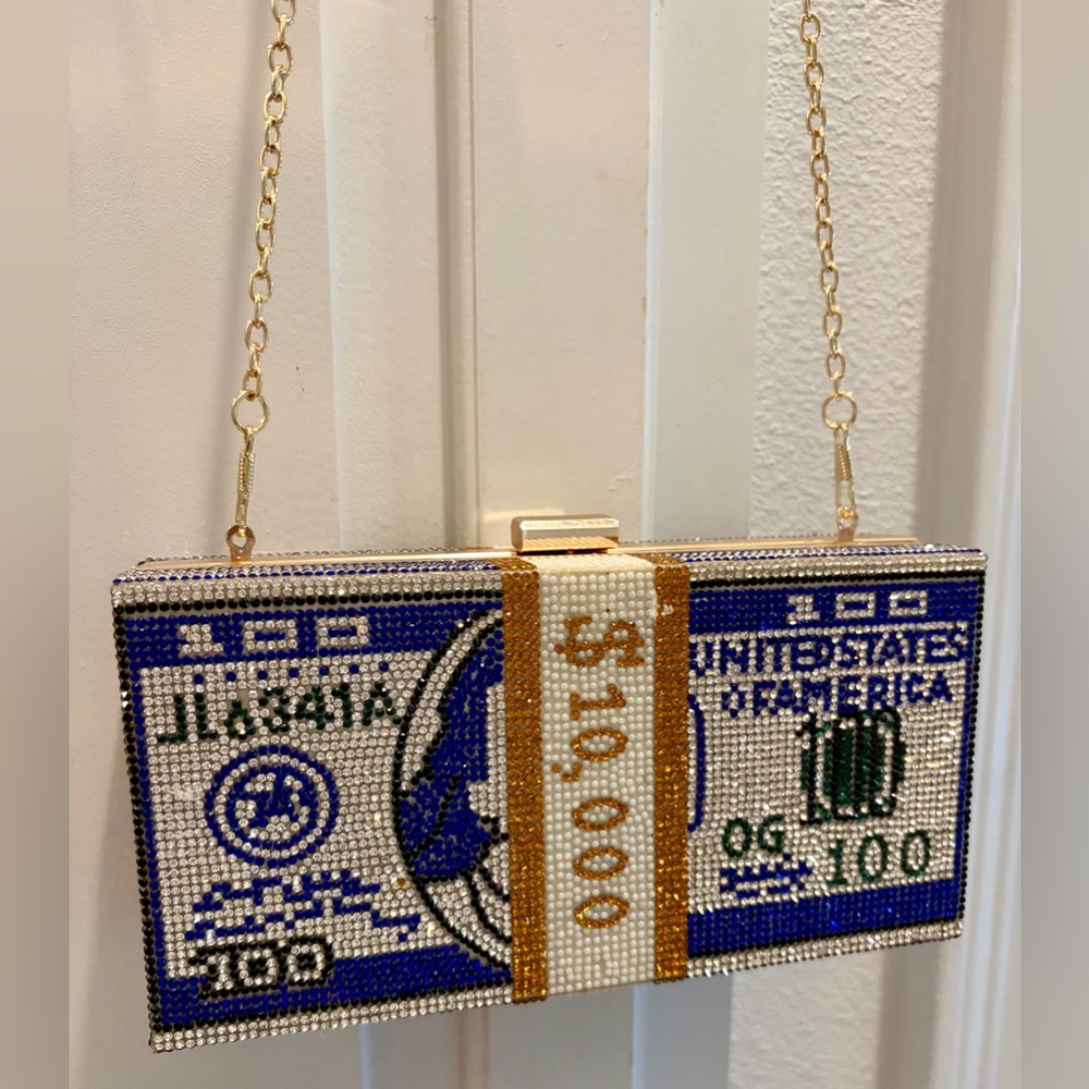CRYSTAL BOSS LADY MONEY CLUTCH/CROSSBODY
BE YOUR OWN SUGAR MAMA ‘CAUSE HE BROKE!